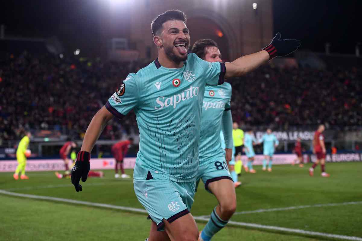 Riccardo Orsolini esulta dopo il gol in Bologna-Salisburgo di Europa League