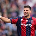 Riccardo orsolini esulta dopo il gol in Bologna-Pisa