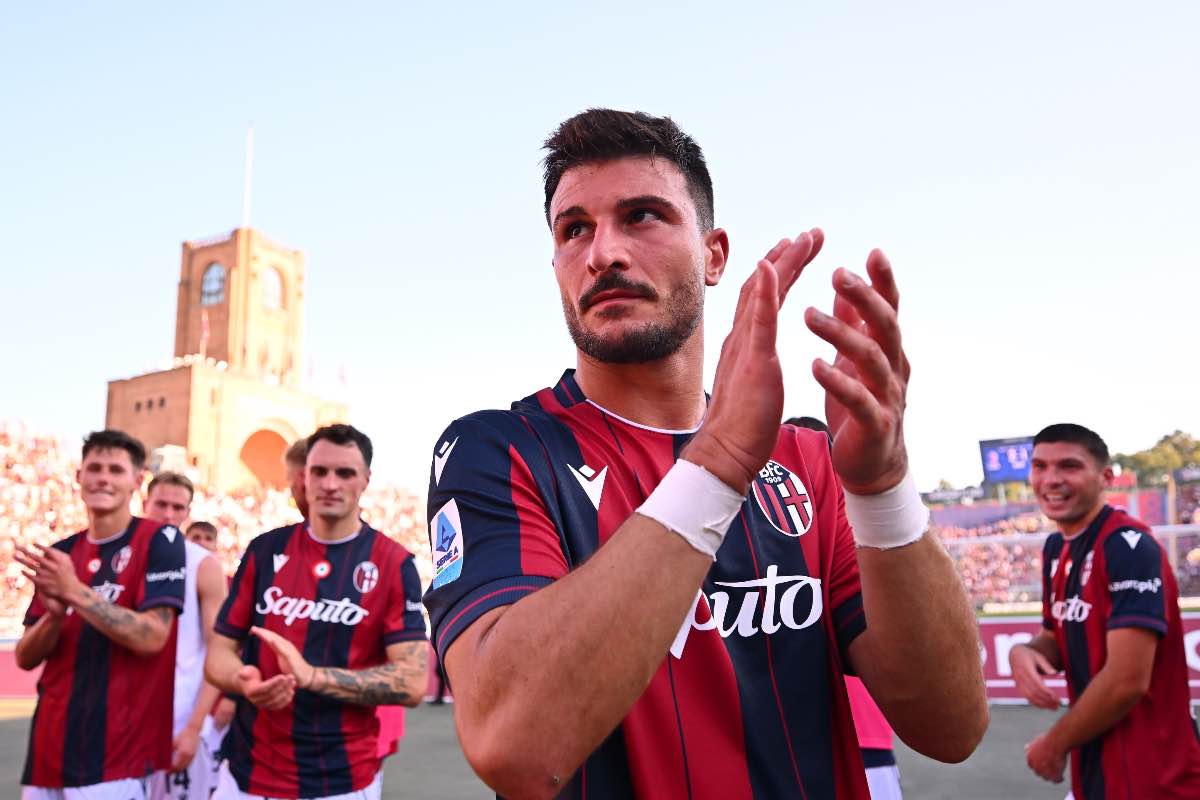 Riccardo Orsolini festeggia la vittoria dopo Bologna-Genoa