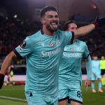 Orsolini mentre esulta al gol contro il Salisburgo