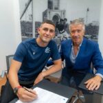 Piccoli firma contratto