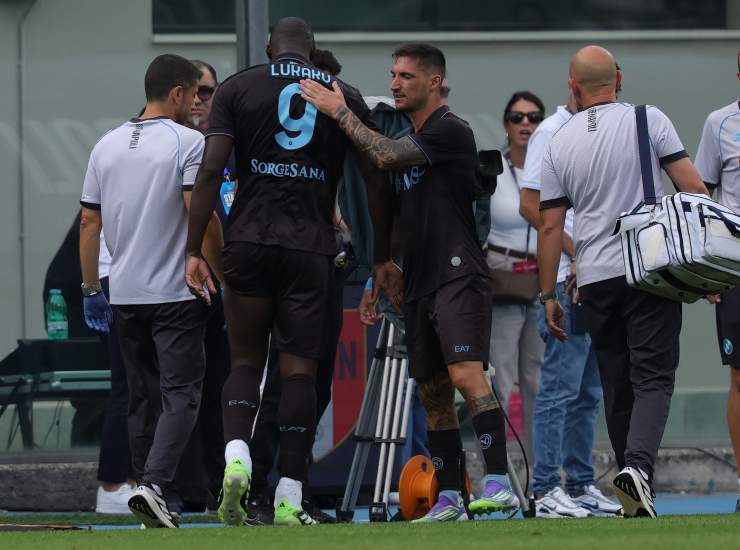 Lukaku mentre lascia il campo