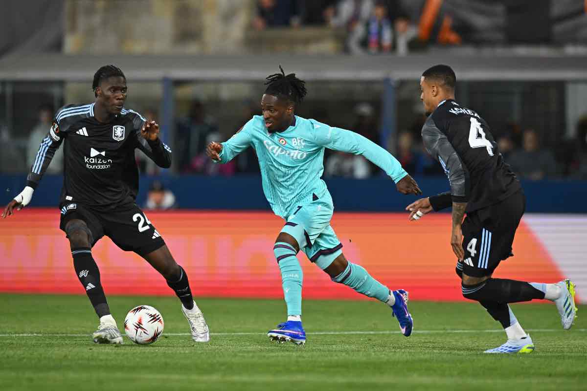 Rowe durante l’andata dei quarti di Europa League tra Bologna e Aston Villa