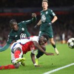 Mohammed Salisu a contrasto con Bukayo Saka