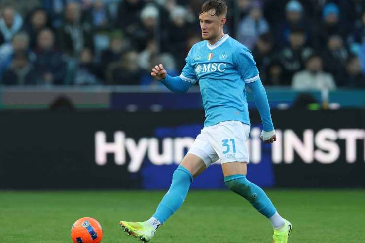 Sam Beukema in azione con la maglia del Napoli