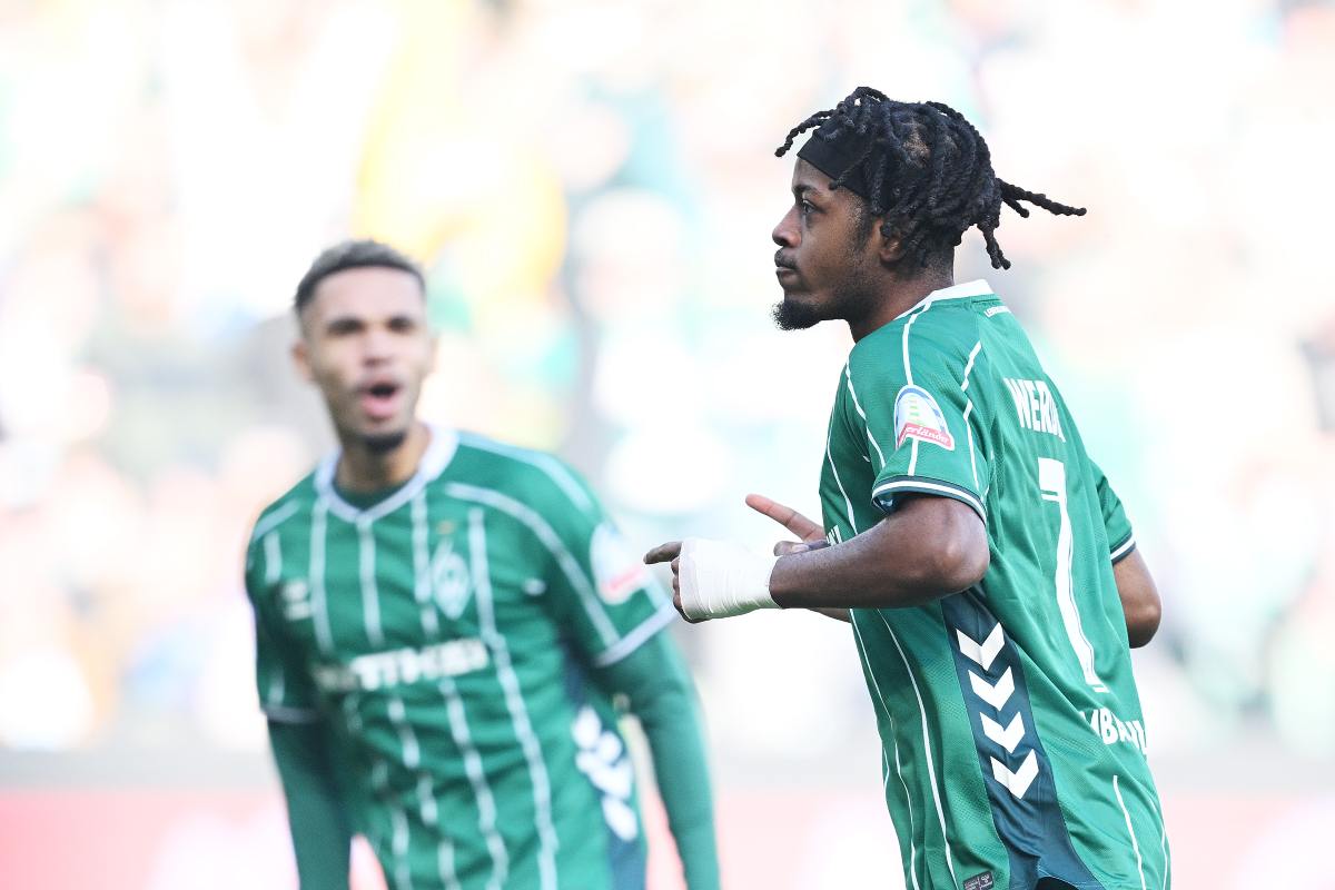 Mbangula esulta dopo un gol