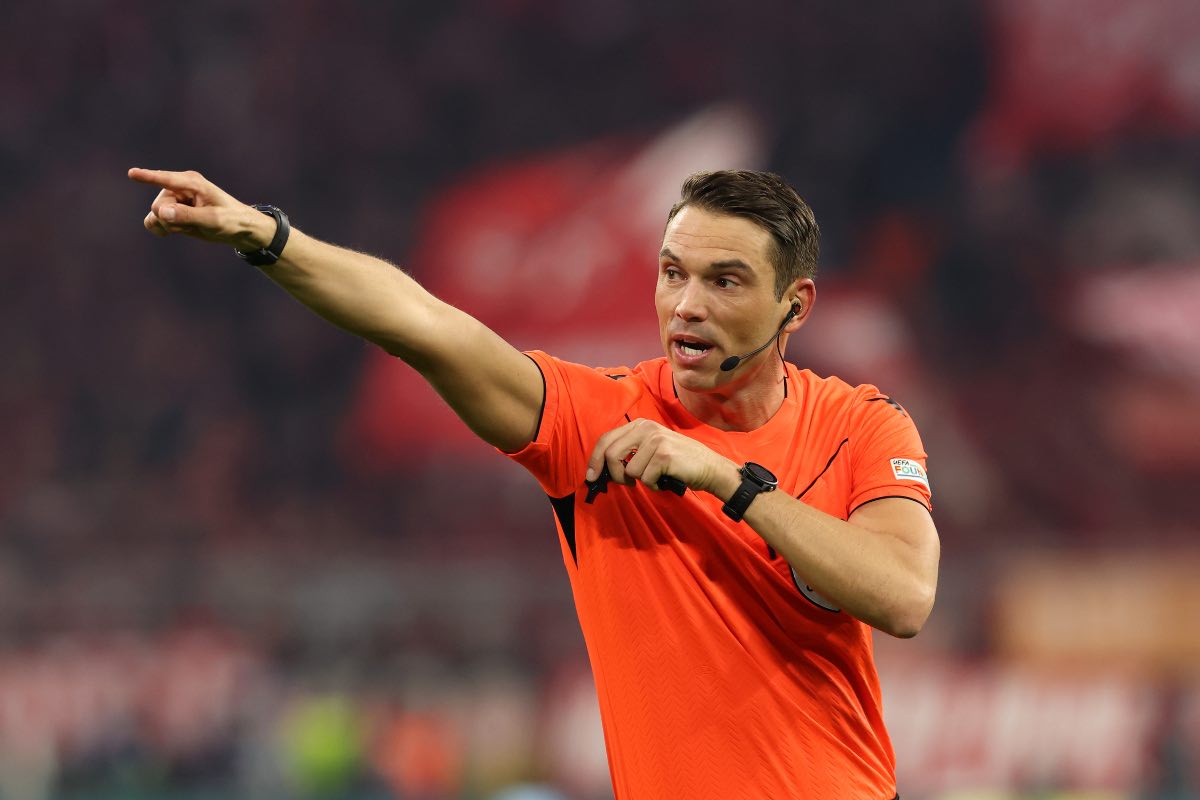 Sandro Scharer durante Bayern Monaco-Inter di Champions League (aprile 2025)