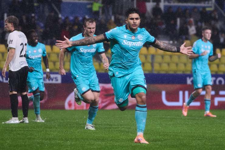 Castro esulta dopo il gol