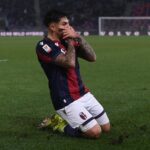 Santiago Castro esulta dopo un gol