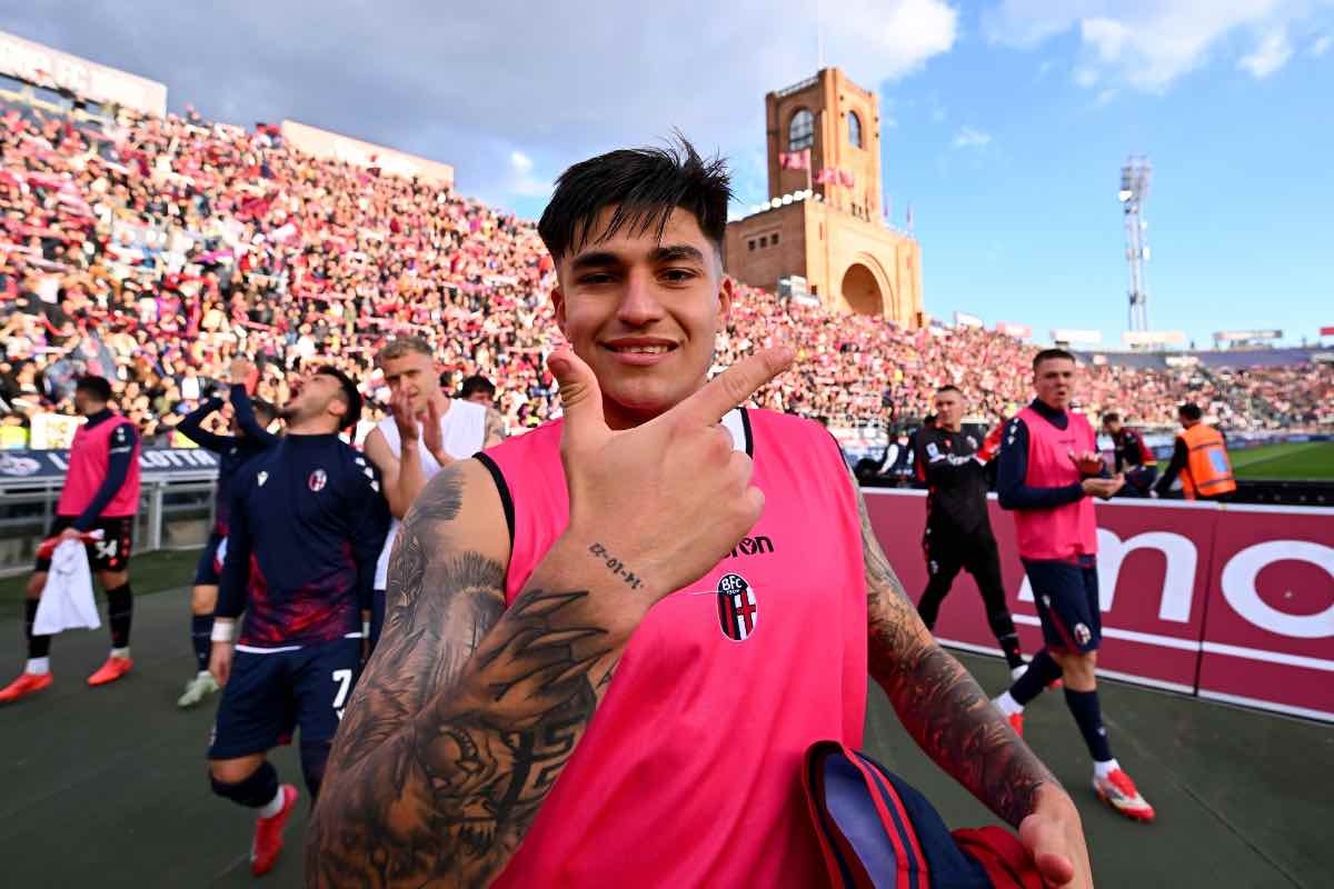 Santiago Castro esulta dopo la vittoria contro la Lazio