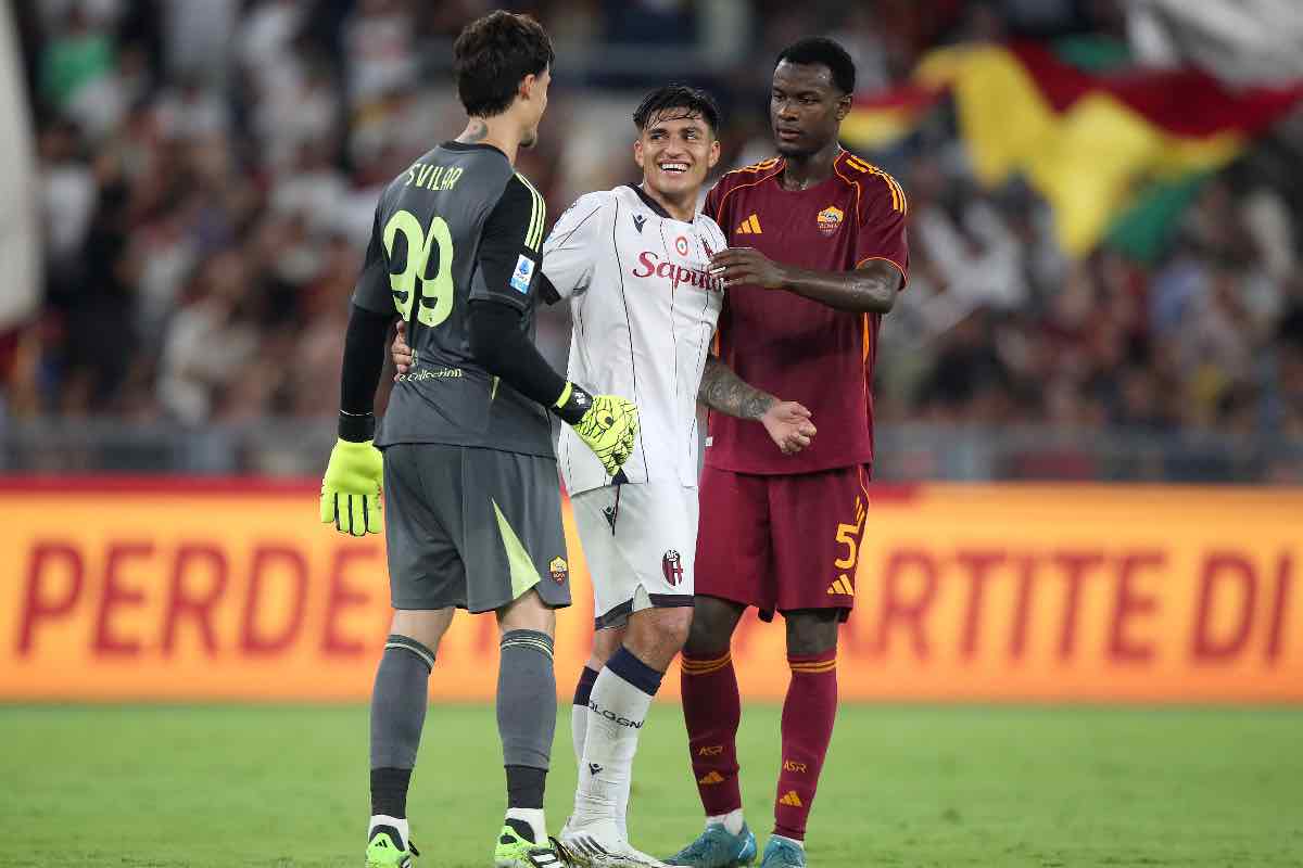Svilar, Castro e N’Dicka durante Roma-Bologna