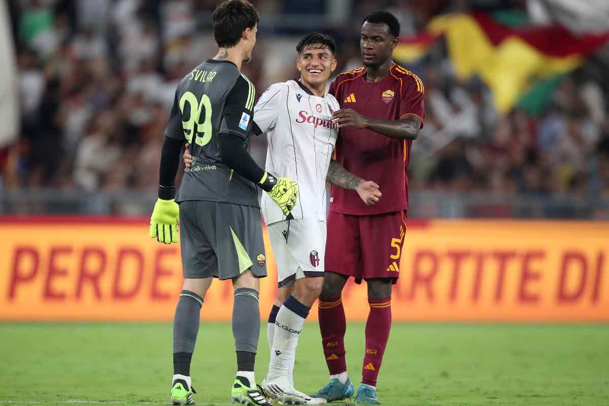 Svilar, Castro e N’Dicka durante Roma-Bologna in Serie A