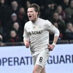 Scott McTominay esulta dopo un gol