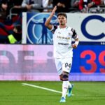 Seba Esposito esulta dopo il gol