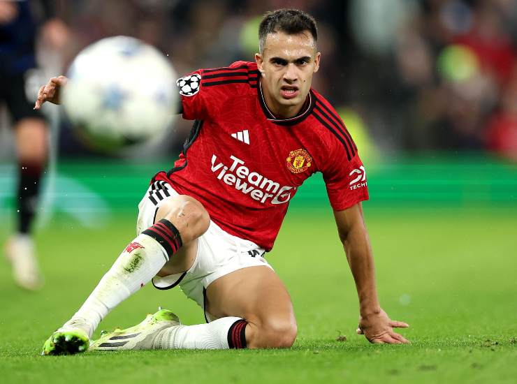Reguilon con la maglia dello United