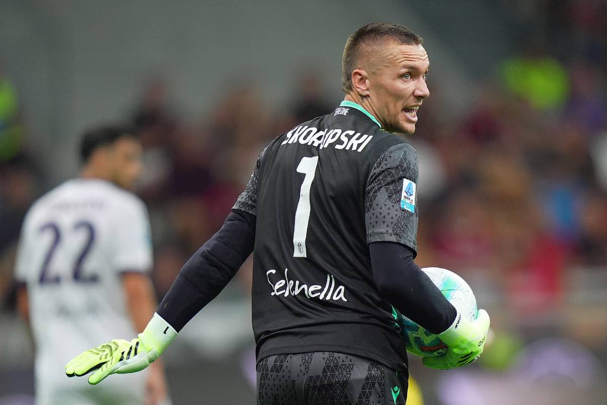 Lukasz Skorupski con il pallone in mano