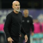 Stefano Pioli in panchina a Firenze