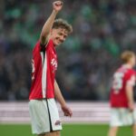 Sven Mijnans esulta dopo un gol