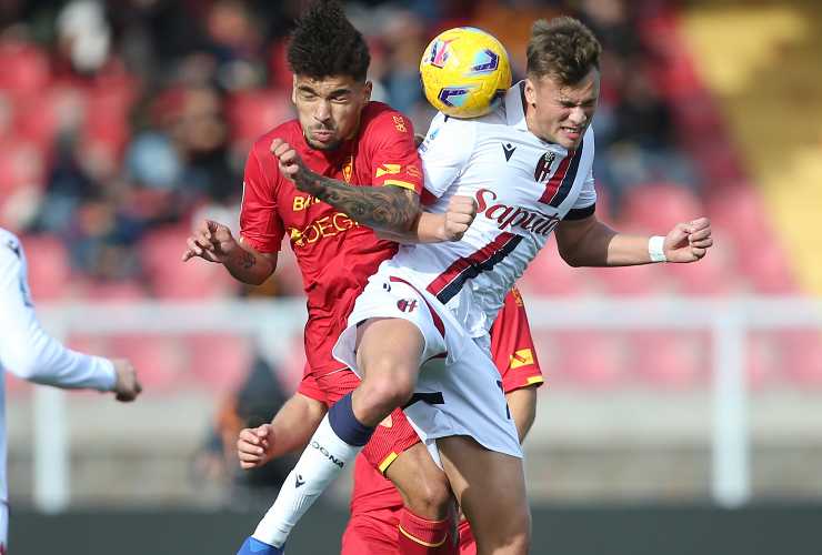 Sydney Van Hooijdonk in azione con la maglia del Bologna
