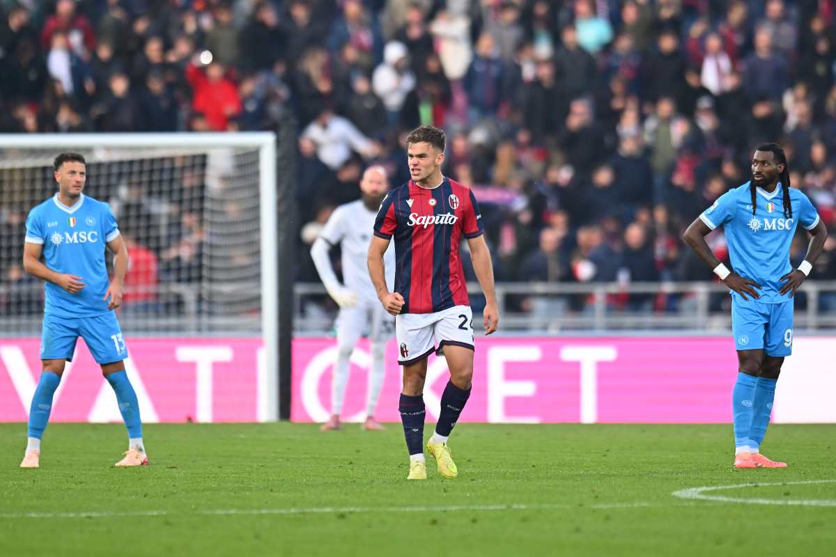 Da Dallinga goleador a Neres mattatore: Napoli e Bologna al terzo round