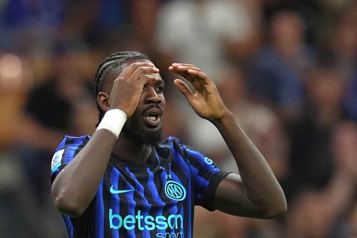 Thuram con le mani in testa
