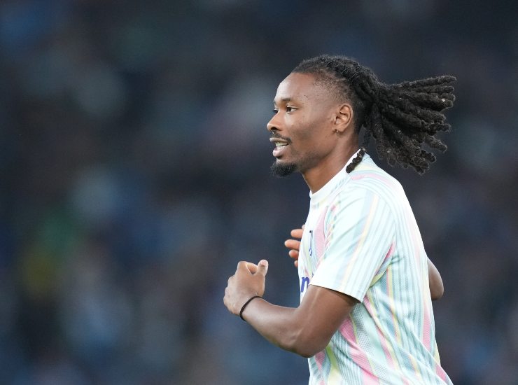 Thuram durante un riscaldamento