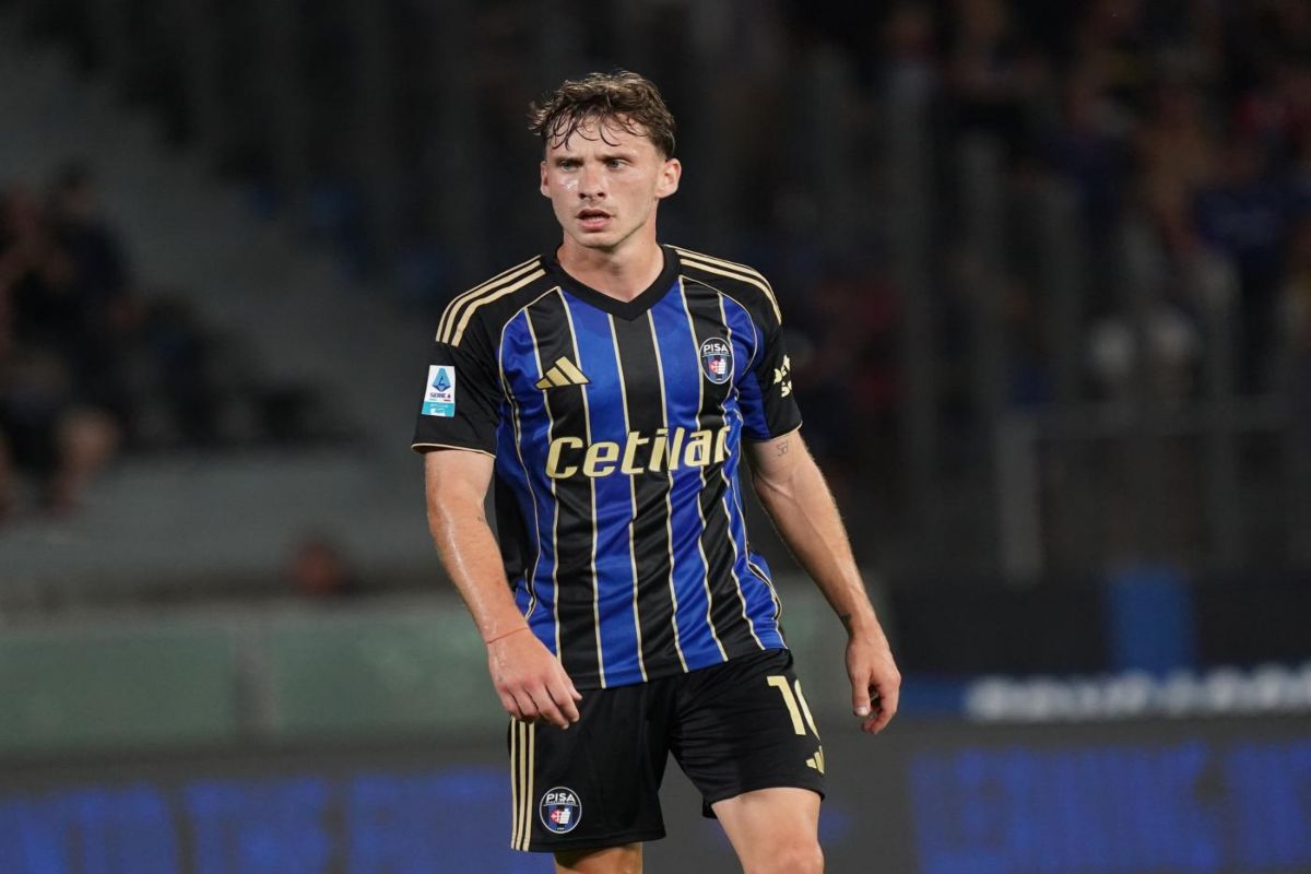 Matteo Tramoni con la maglia del Pisa