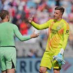 Trubin si complimenta con un portiere