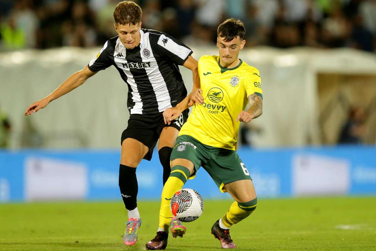 Ugrešić dice sì al Bologna, ma due club offrono di più al Partizan: la situazione