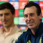 Unai Emery durante una conferenza stampa di Europa League