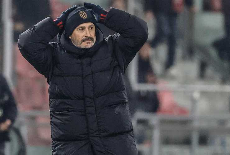 Vincenzo Italiano con le mani in testa