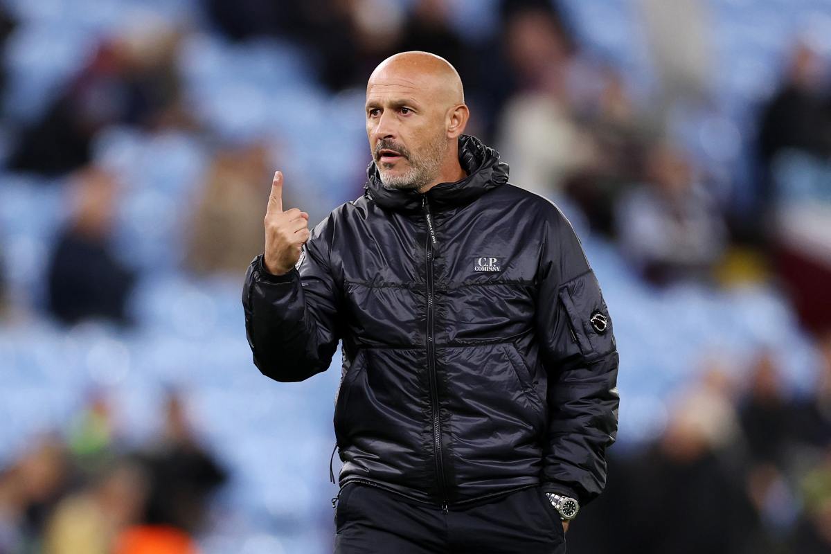 Vincenzo Italiano indica "uno" col dito