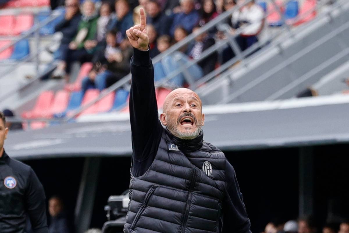 Vincenzo Italiano indica in alto