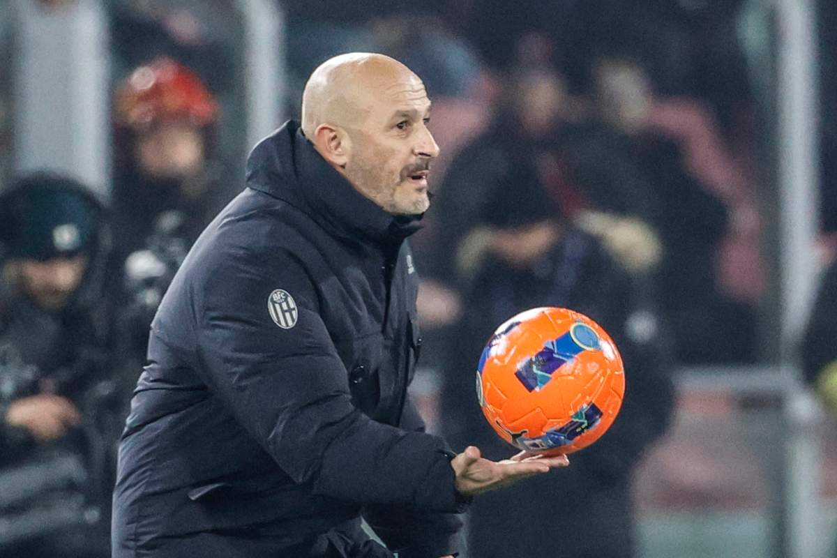 Vincenzo Italiano tiene il pallone in mano