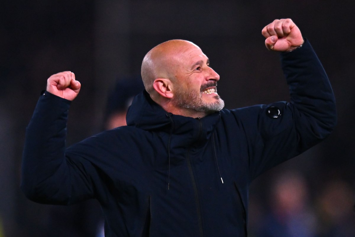 Vincenzo Italiano esulta dopo il gol del Bologna