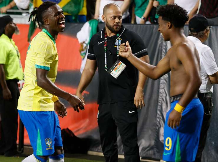 Endrick esulta con Vinicius