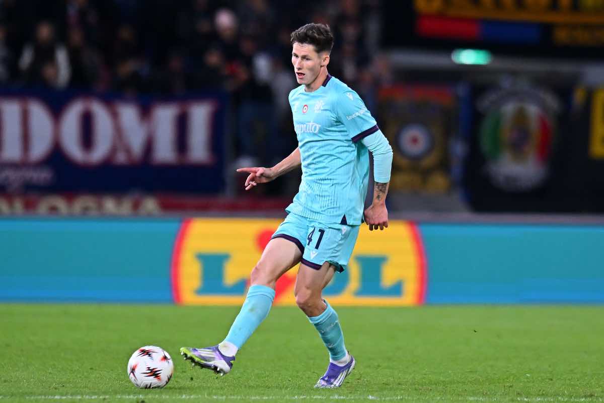 Vitik in azione durante Bologna-Friburgo di Europa League