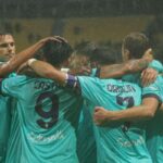 I giocatori del Bologna esultano in Parma-Bologna