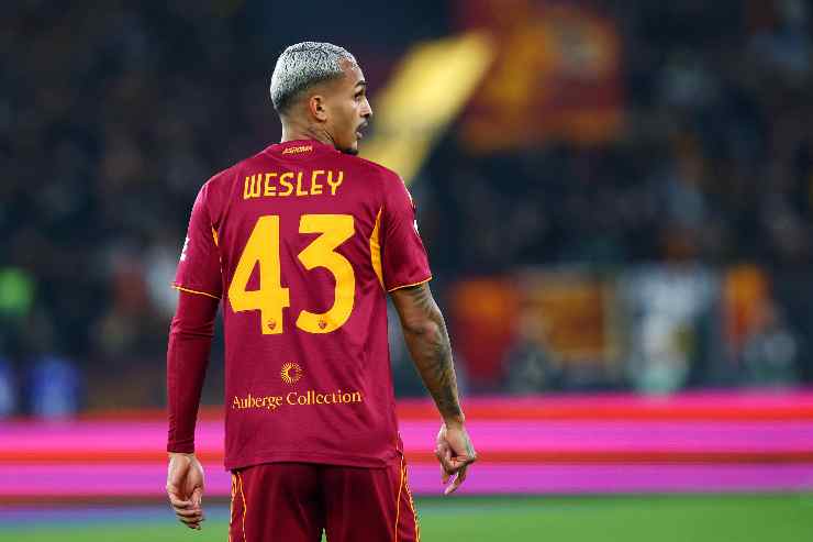 Wesley con la maglia della Roma