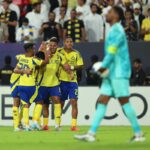 Wesley festeggia il gol con i compagni