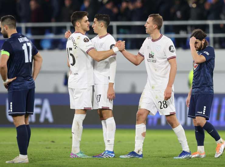 Mavropanos esulta dopo una rete