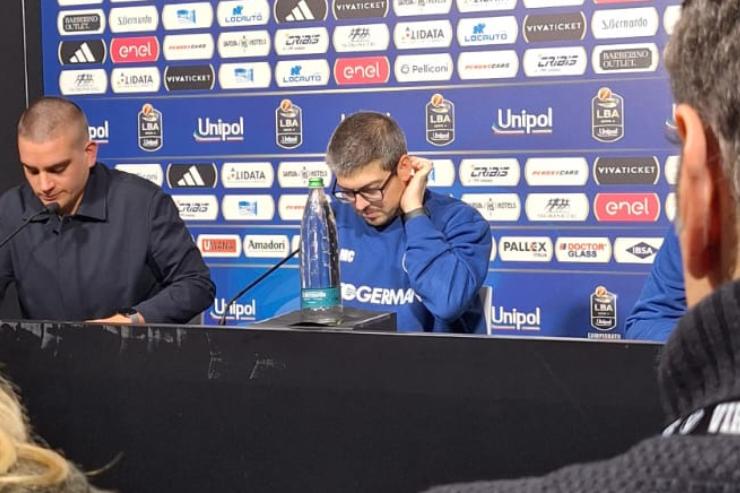 Matteo Cotelli in conferenza stampa