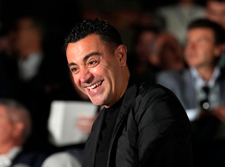 Xavi sorridente in primo piano