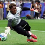 Zion Suzuki impegnato in una parata