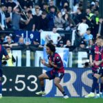 Zirkzee e Ndoye dopo il gol