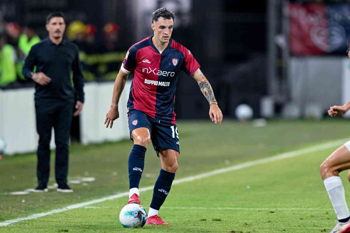 Zortea con la maglia del Cagliari