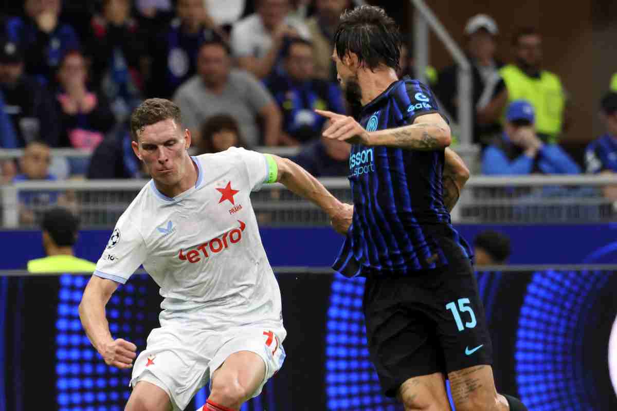 Acerbi in campo in Champions