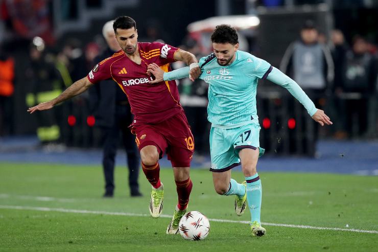 Joao Mario e Zeki Celik in contrasto