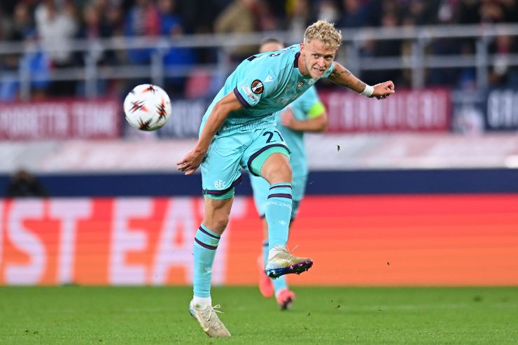 Odgaard contro il Friburgo