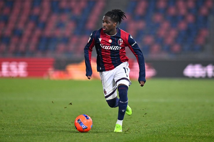Jonathan Rowe con la maglia del Bologna